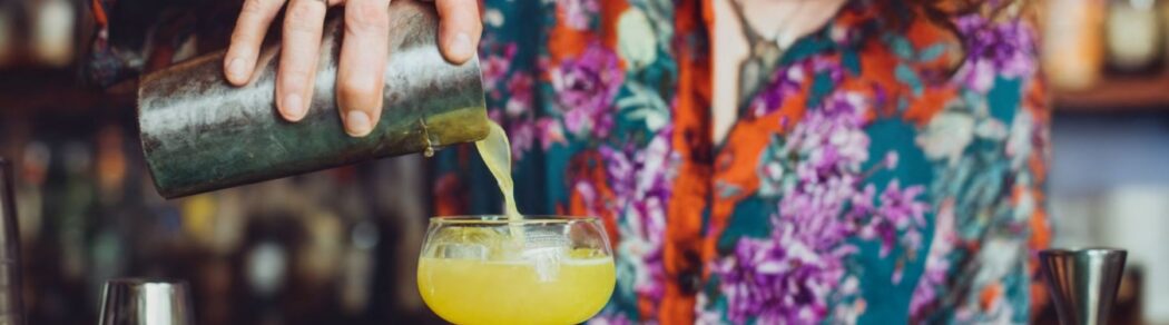 How to Choose the Right Bartending School in India