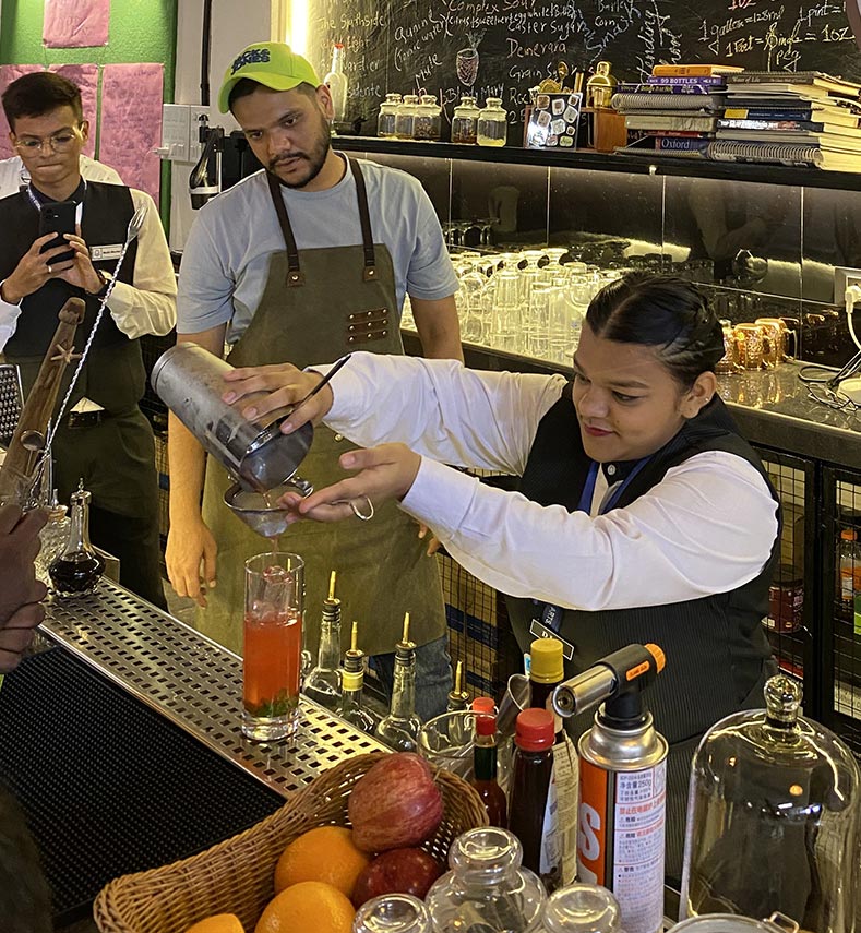 hotel-management-batches